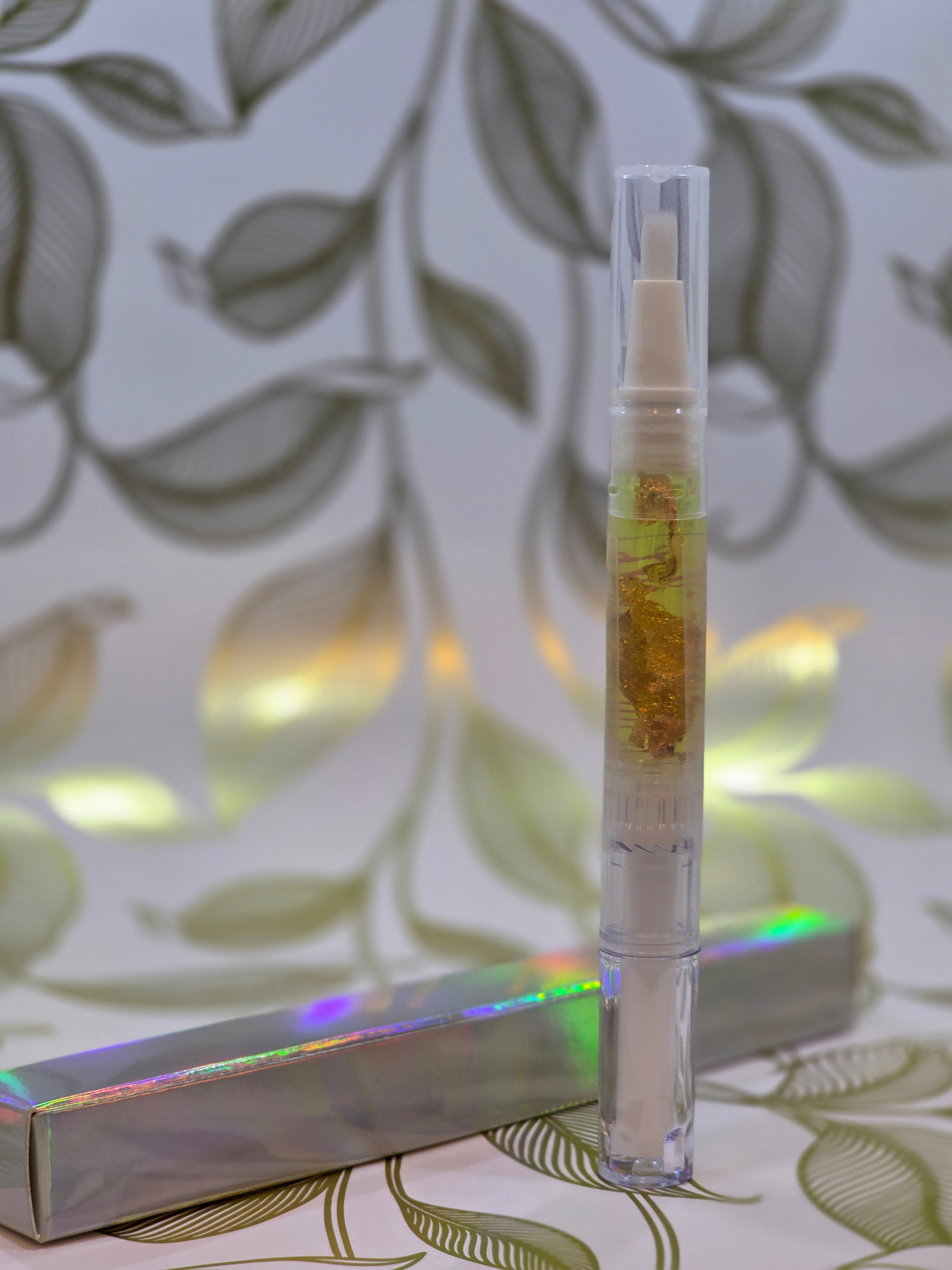 Cuticle Kiss in Gold Elixir